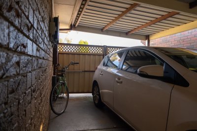 Een maatwerk carport met fietsenstalling